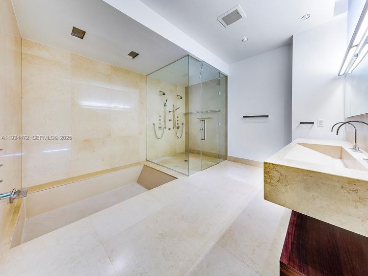 Apogee #2103 image #29