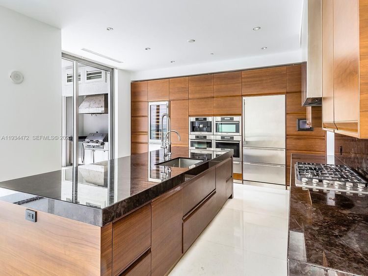 Apogee #2103 image #6