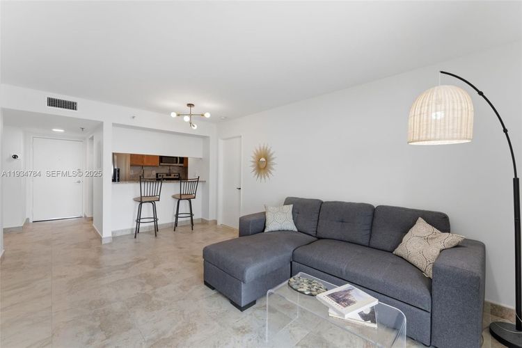 Madison Downtown #W-806 image #8