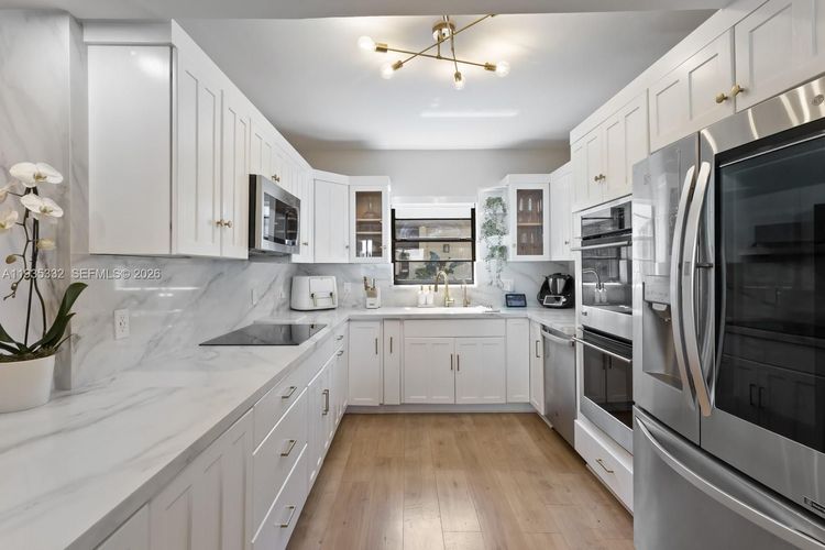 Key Colony IV Botanica #446 image #10