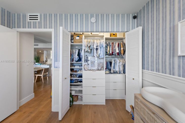 Key Colony IV Botanica #446 image #17