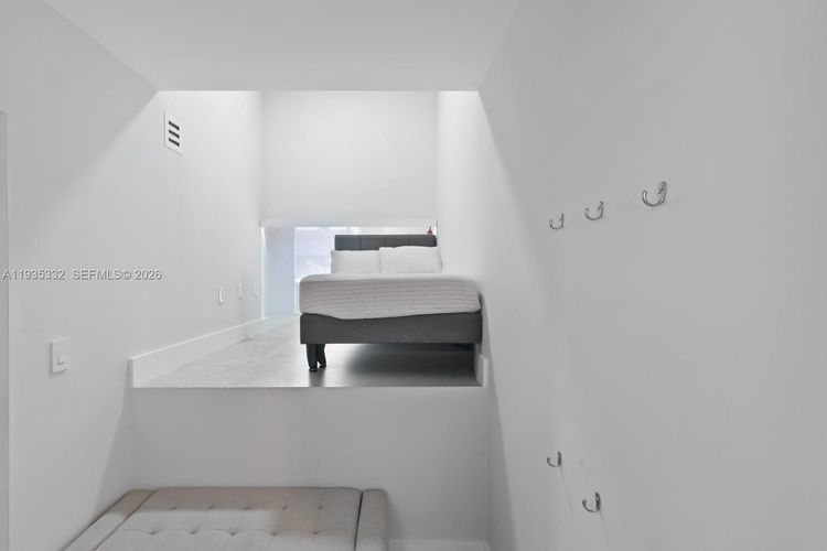 Key Colony IV Botanica #446 image #19