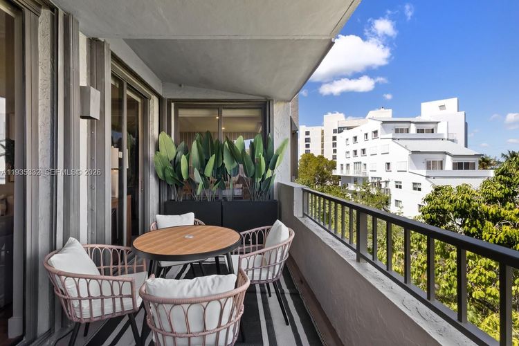 Key Colony IV Botanica #446 image #21