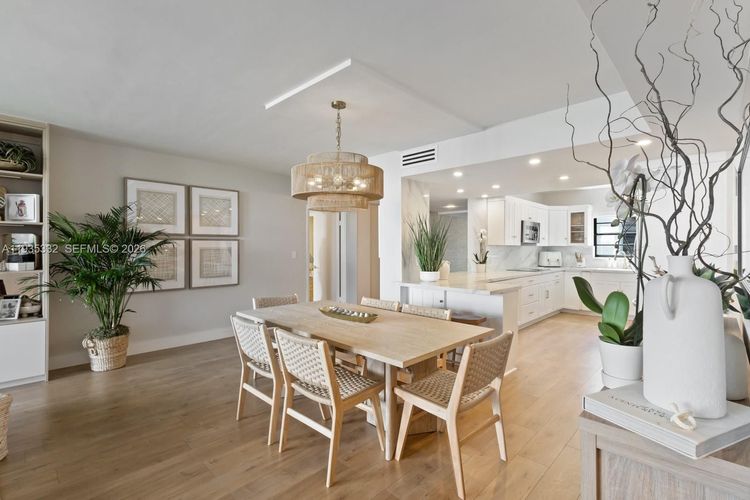 Key Colony IV Botanica #446 image #6