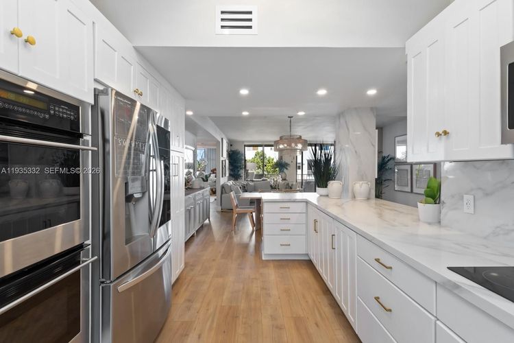 Key Colony IV Botanica #446 image #9