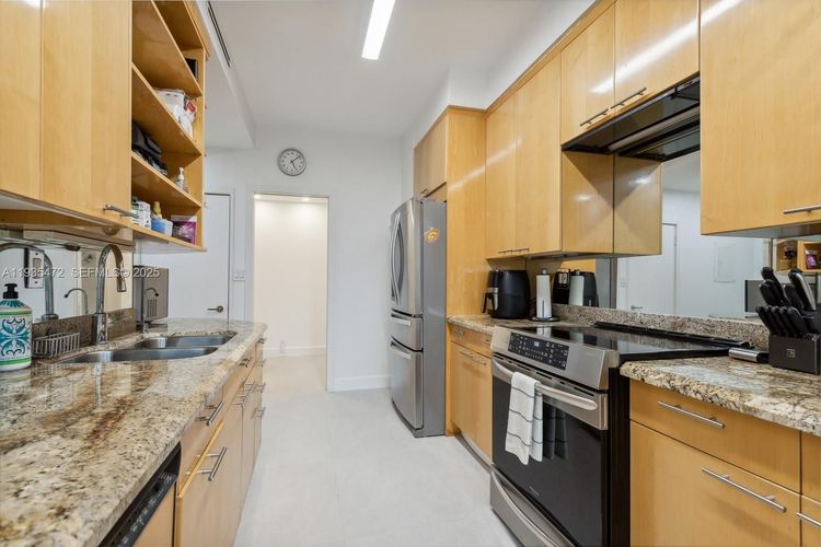 Towers of Key Biscayne #B101 image #9