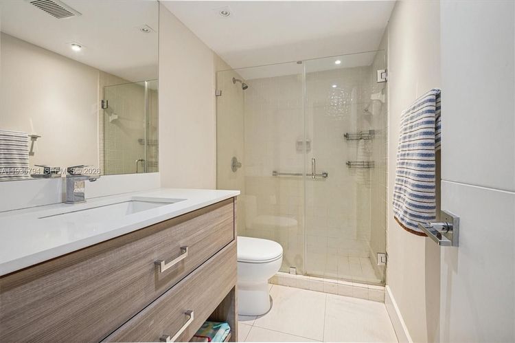 Vendome Place #403 image #10