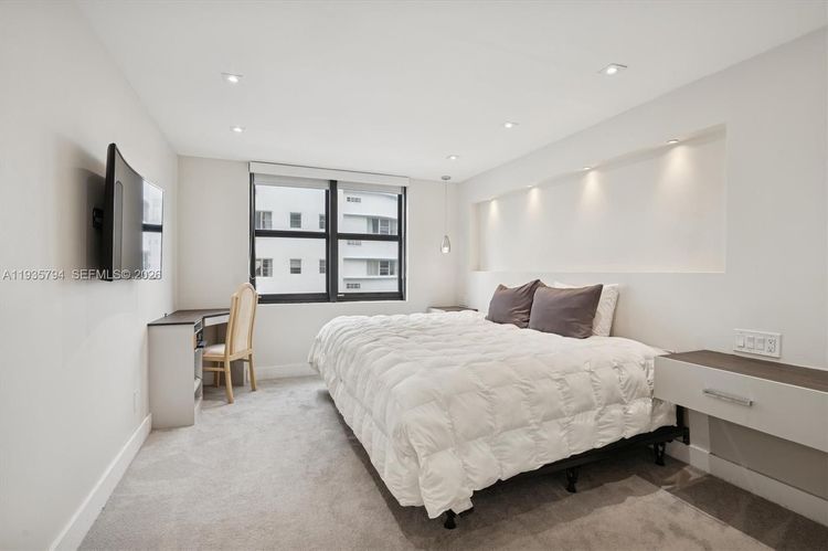 Vendome Place #403 image #8