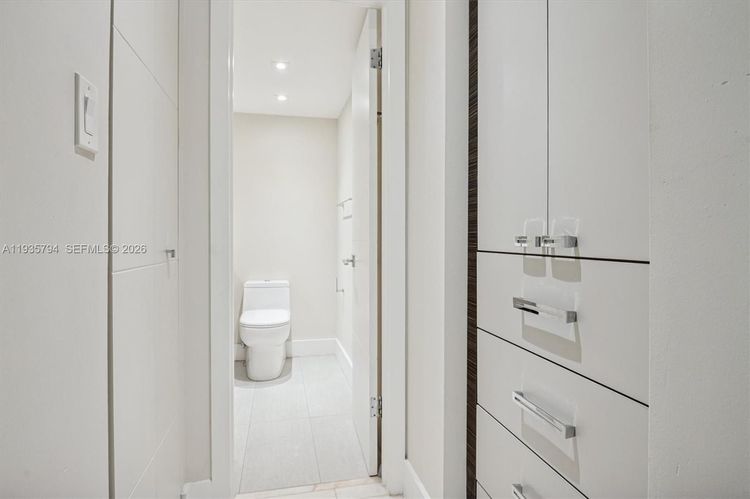 Vendome Place #403 image #9