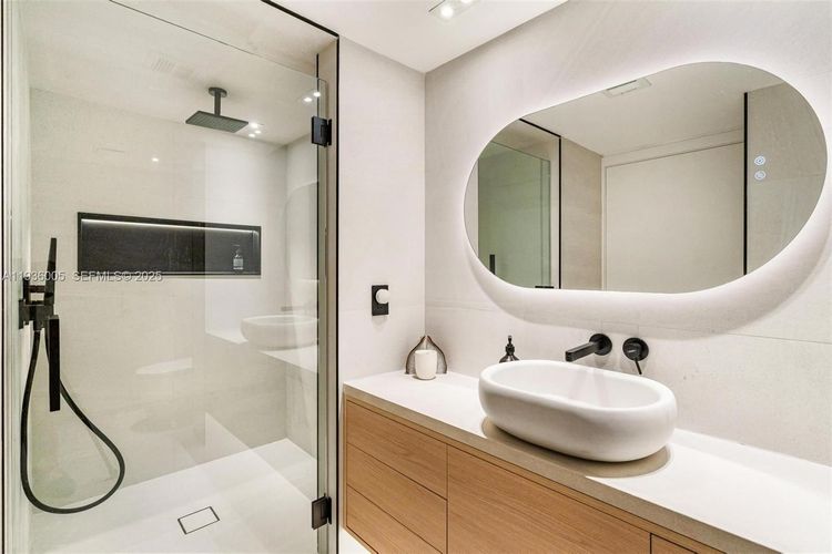 Oceania III #2438 image #31