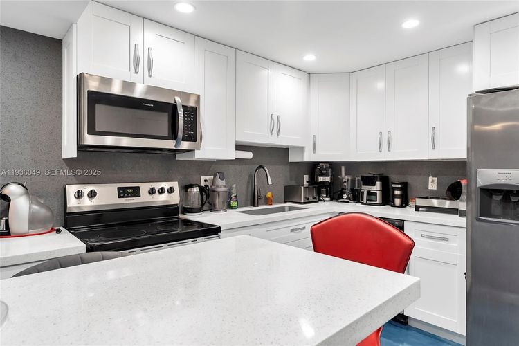 Plaza Towers North #1709 image #8