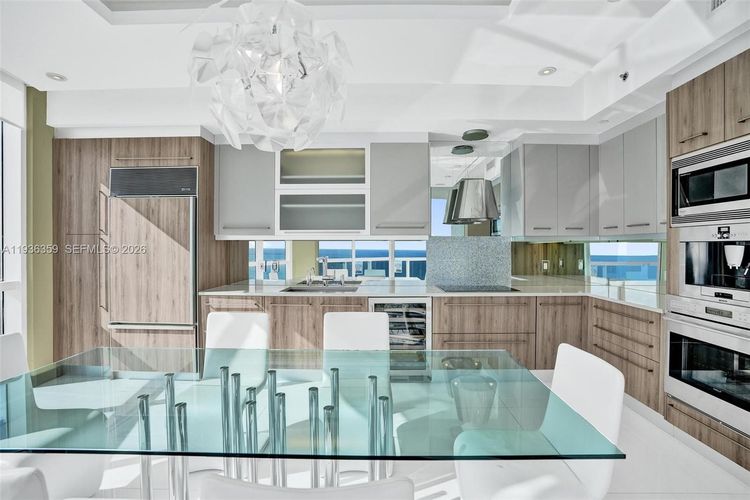 Trump Tower 3 #2201 image #16