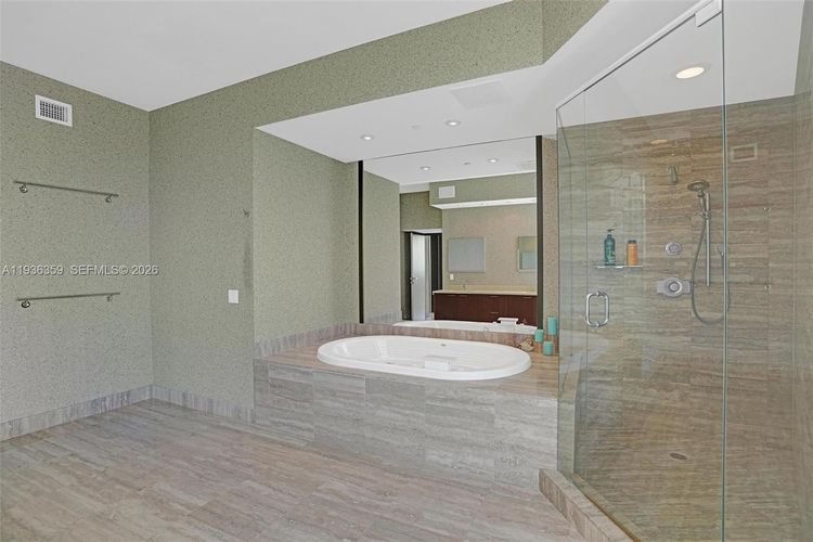 Trump Tower 3 #2201 image #24