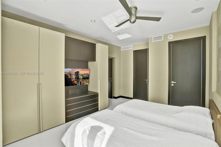 Trump Tower 3 #2201 image #34