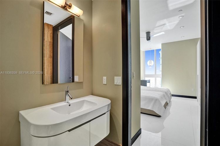 Trump Tower 3 #2201 image #37