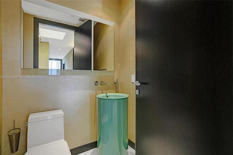 Trump Tower 3 #2201 image #8