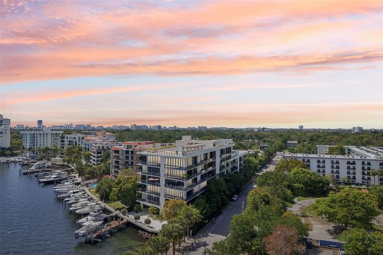 The Fairchild #309 image #10