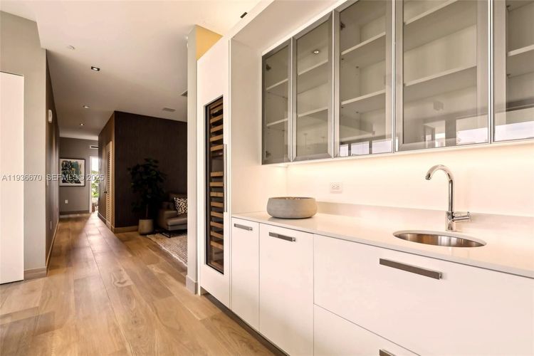 The Fairchild #309 image #13