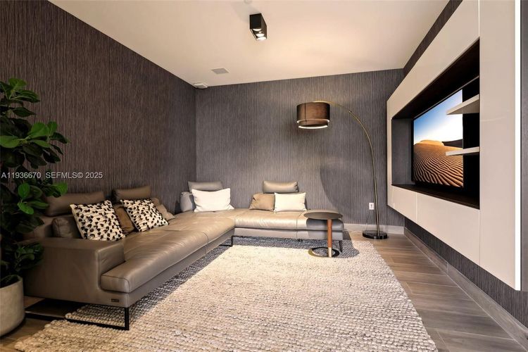 The Fairchild #309 image #16