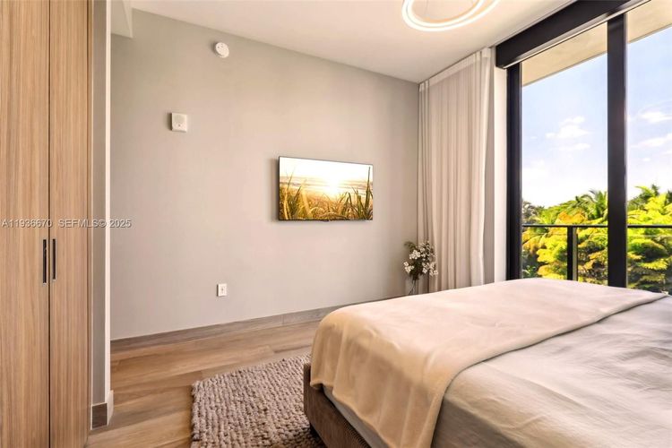 The Fairchild #309 image #19