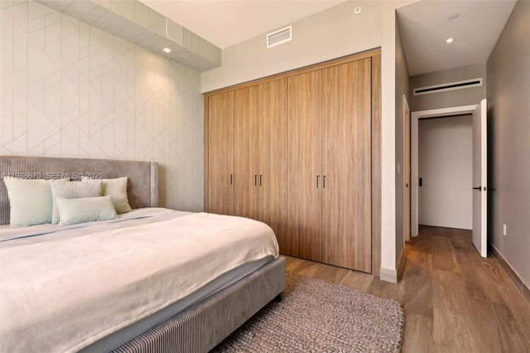 The Fairchild #309 image #20