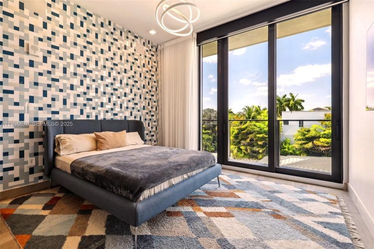 The Fairchild #309 image #23