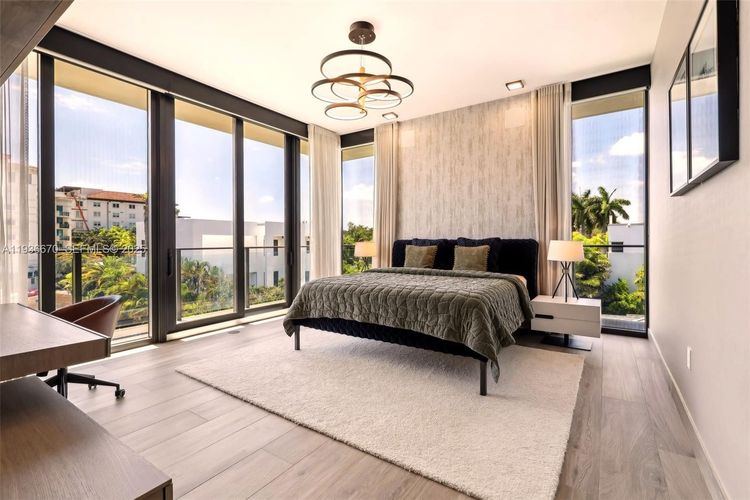 The Fairchild #309 image #30