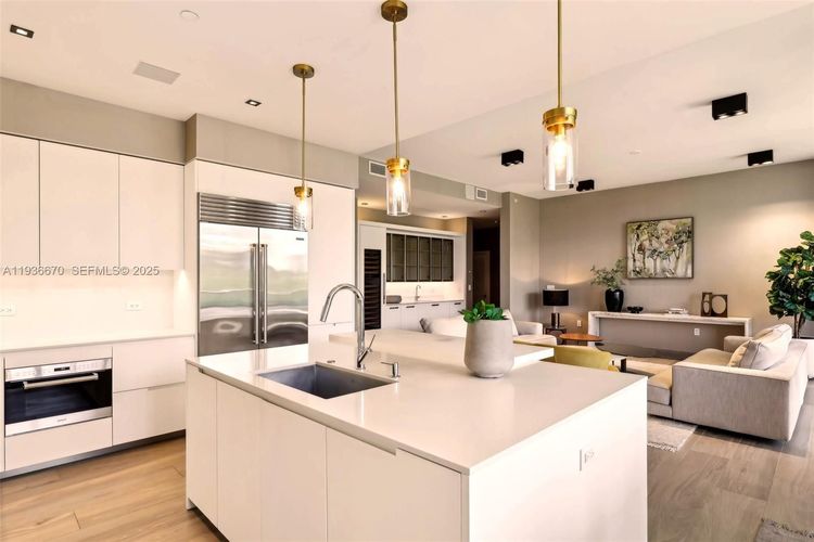 The Fairchild #309 image #8