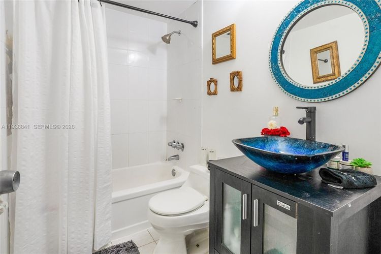 Kennedy House #15N image #10