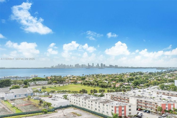 Kennedy House #15N image #17