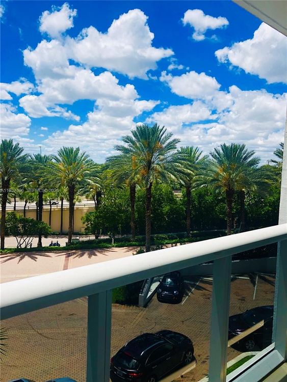 Harbour House #727 image #7