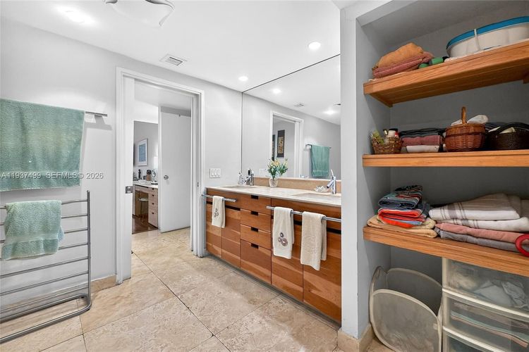 Key Colony IV Botanica #338 image #18