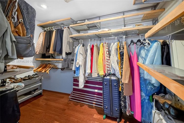 Key Colony IV Botanica #338 image #19