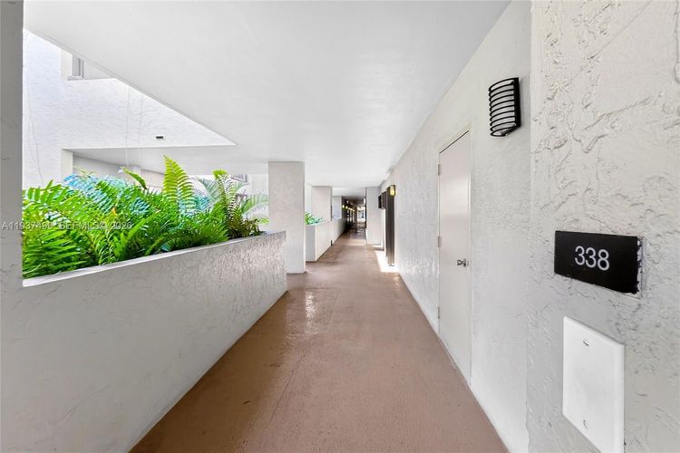 Key Colony IV Botanica #338 image #22