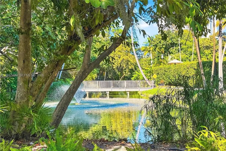 Key Colony IV Botanica #338 image #25