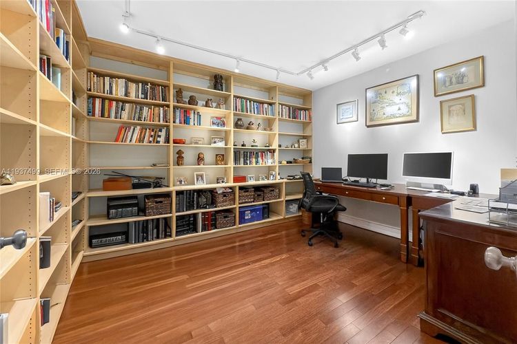 Key Colony IV Botanica #338 image #7