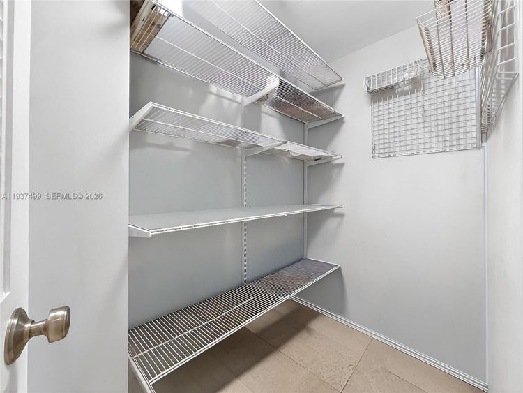 Key Colony IV Botanica #338 image #9