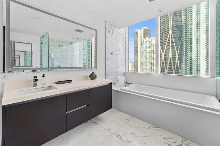Paramount Miami Worldcenter #2601 image #20