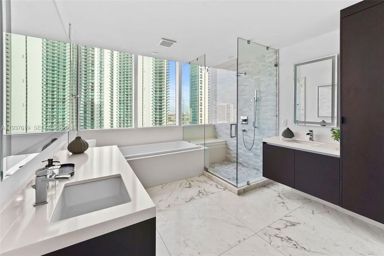 Paramount Miami Worldcenter #2601 image #21
