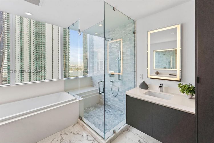 Paramount Miami Worldcenter #2601 image #26