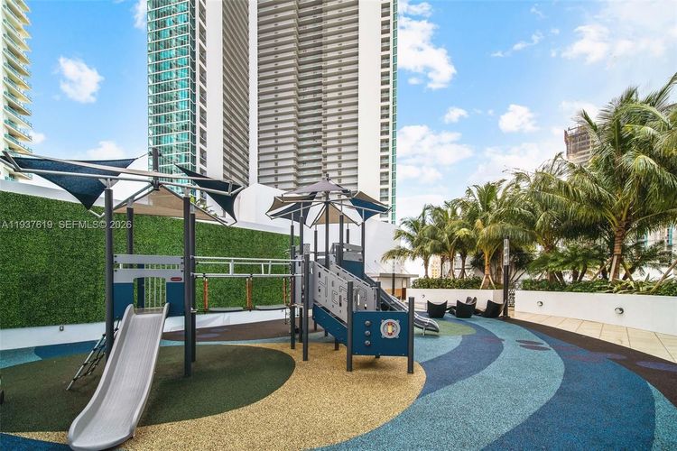Paramount Miami Worldcenter #2601 image #35