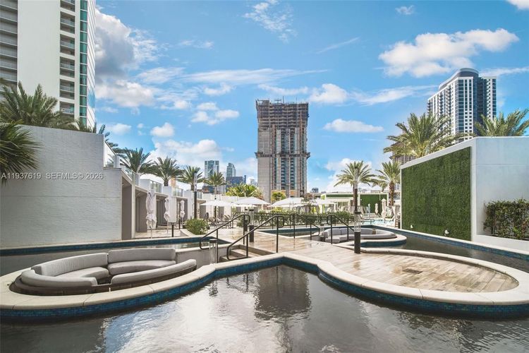 Paramount Miami Worldcenter #2601 image #36