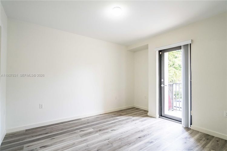 Majorca 300 #TH-102 image #13