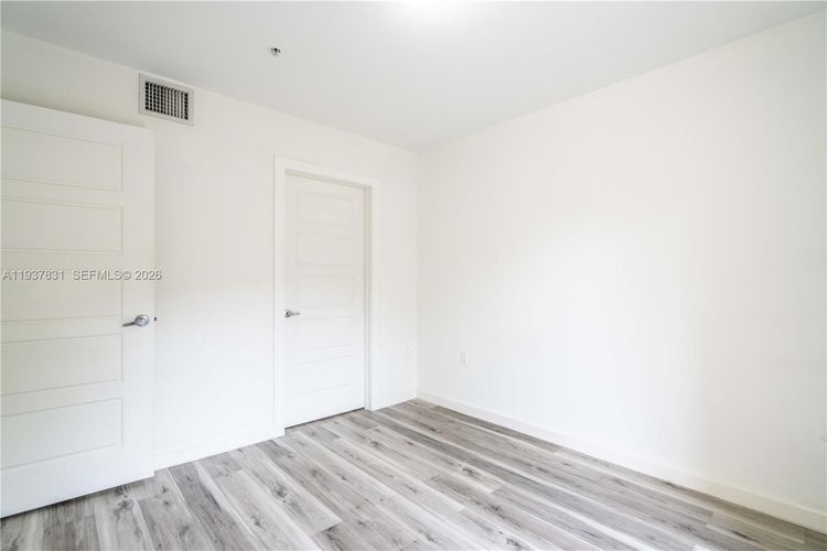 Majorca 300 #TH-102 image #14