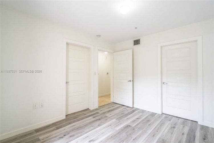 Majorca 300 #TH-102 image #15