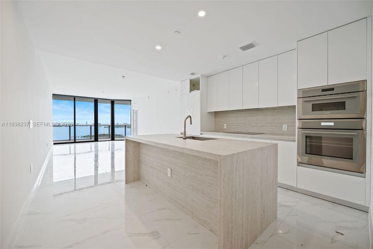 Aria Reserve South Tower #2105 image #14