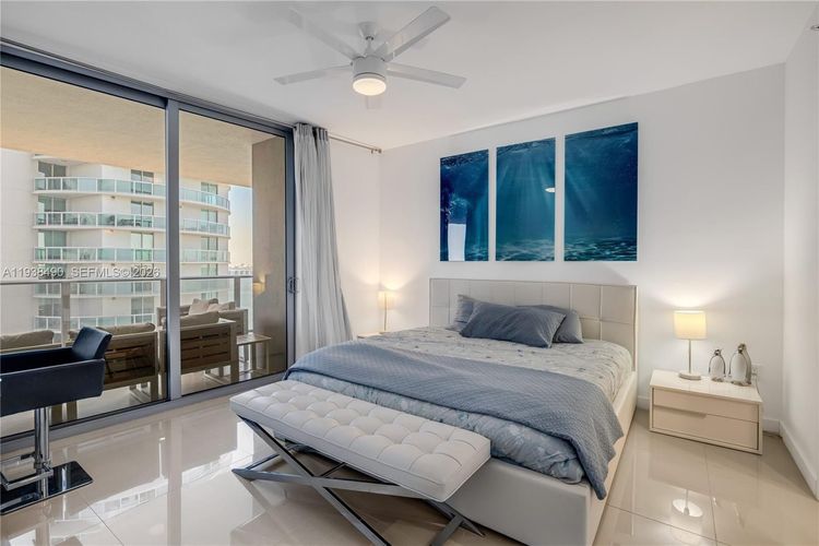 Aria on the Bay #1511 image #8