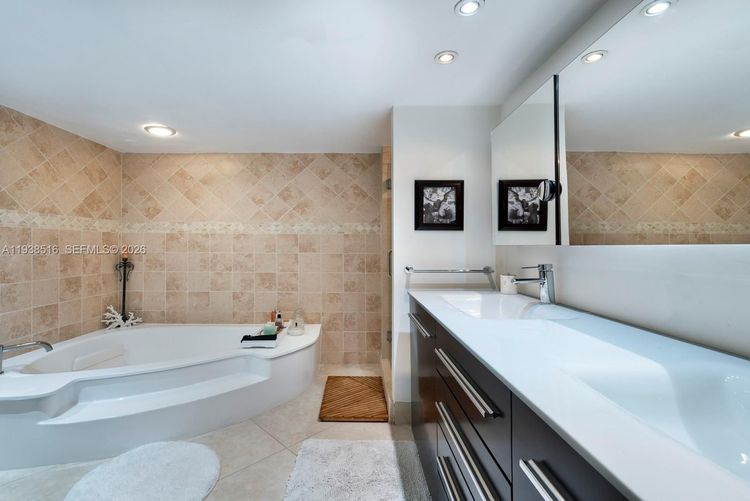 Towers of Quayside Condo #4 #1005 image #9