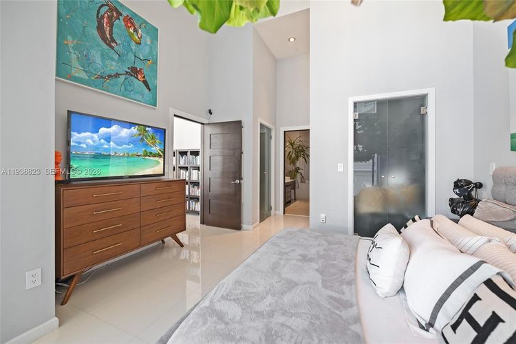 Icon Brickell II #2204 image #24