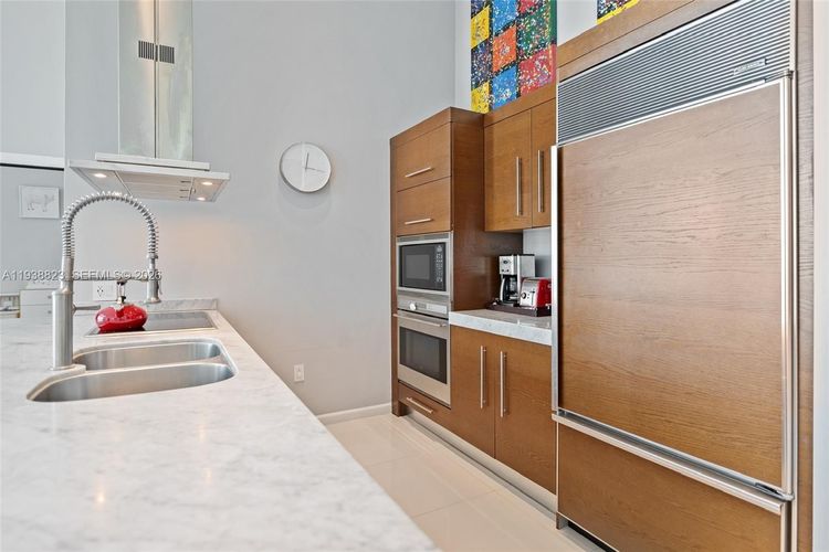 Icon Brickell II #2204 image #7